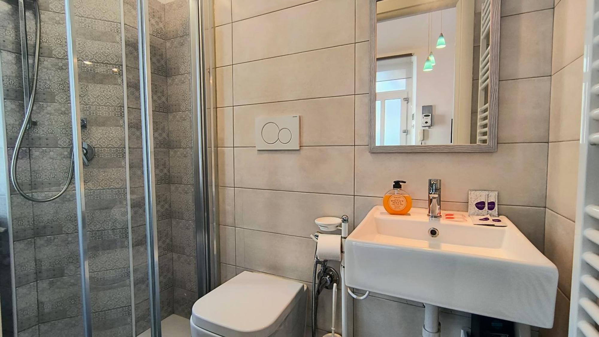 Francia 27 Cit Apartment Turin